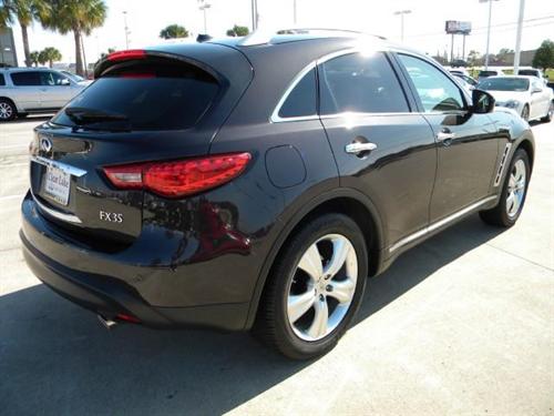 Infiniti FX35 2010 photo 2