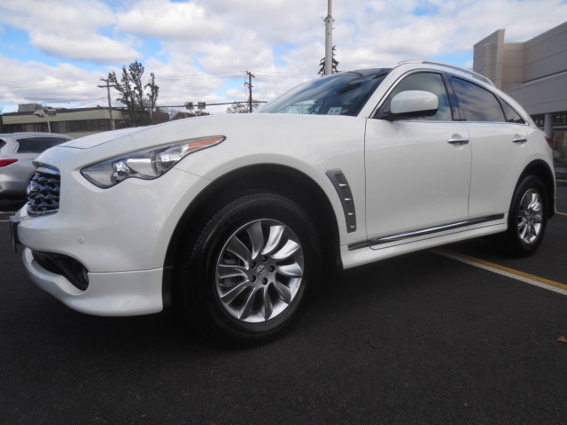 Infiniti FX35 2010 photo 1