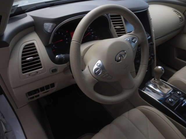 Infiniti FX35 2010 photo 4