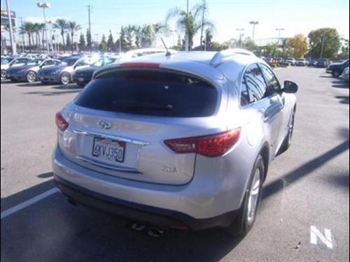 Infiniti FX35 2010 photo 3