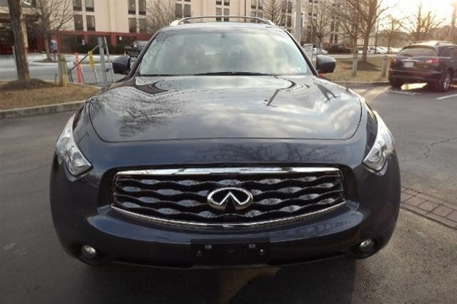 Infiniti FX35 2010 photo 2