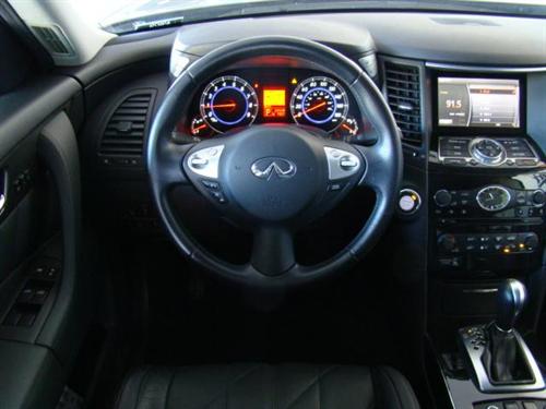 Infiniti FX35 2010 photo 2