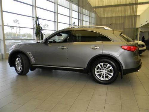 Infiniti FX35 2010 photo 2