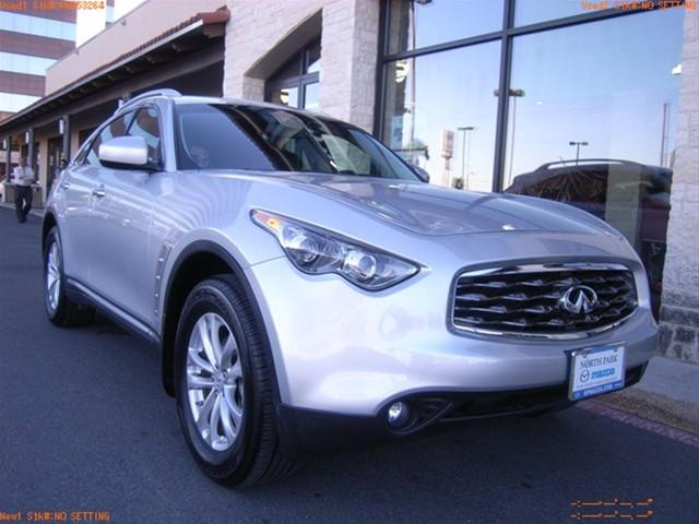 Infiniti FX35 2010 photo 2