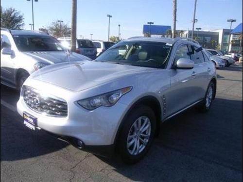 Infiniti FX35 2010 photo 2