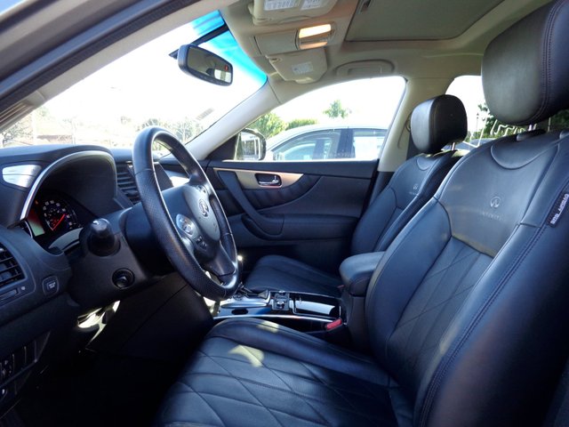 Infiniti FX35 2010 photo 2