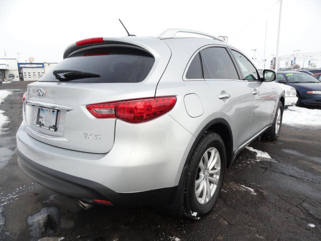 Infiniti FX35 2010 photo 3