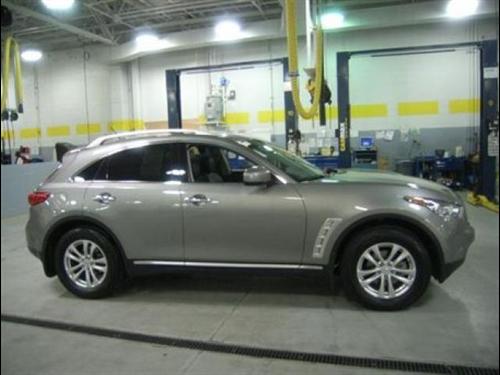 Infiniti FX35 2010 photo 2