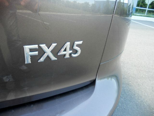 Infiniti FX45 2003 photo 17