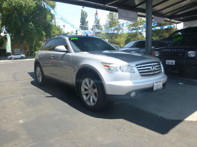 Infiniti FX45 2003 photo 2