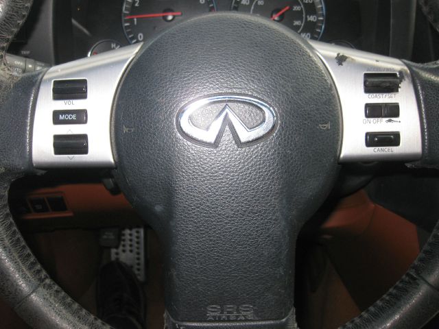 Infiniti FX45 2003 photo 16