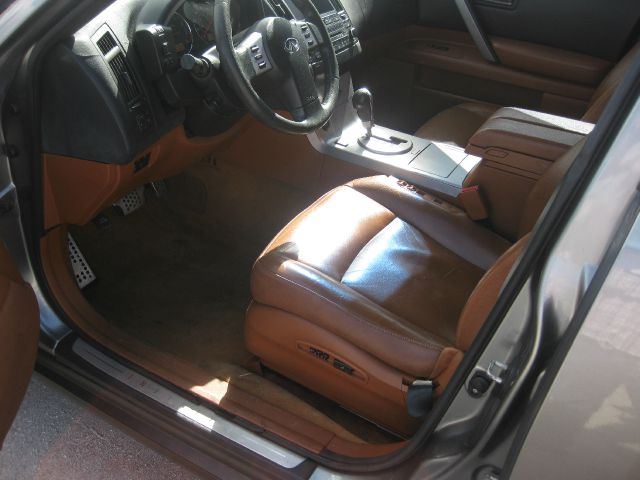 Infiniti FX45 2003 photo 2