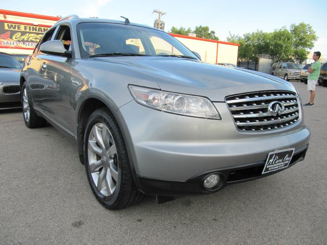 Infiniti FX45 2004 photo 2