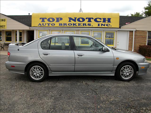 Infiniti G20 Base Sedan