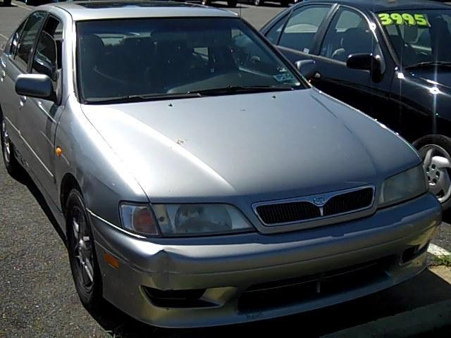 Infiniti G20 Base Sedan