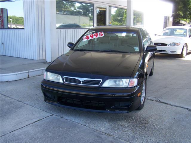 Infiniti G20 Base Sedan