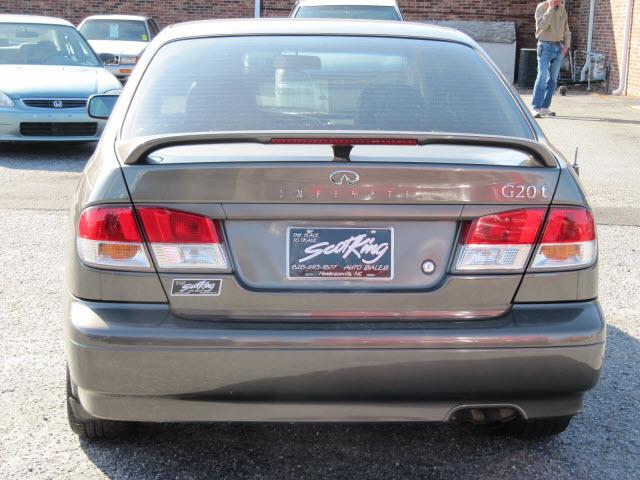 Infiniti G20 2000 photo 1