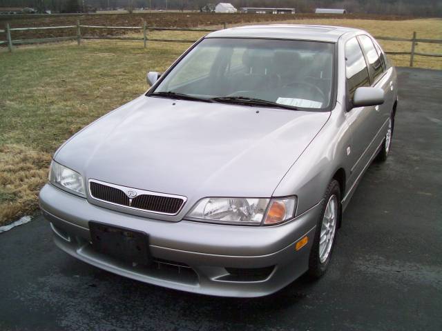 Infiniti G20 Base Sedan