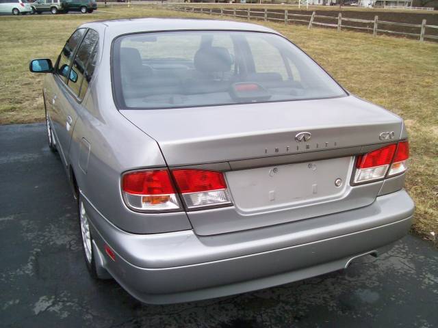 Infiniti G20 2001 photo 2