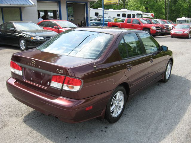 Infiniti G20 2002 photo 9