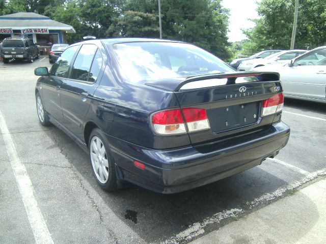 Infiniti G20 2002 photo 3