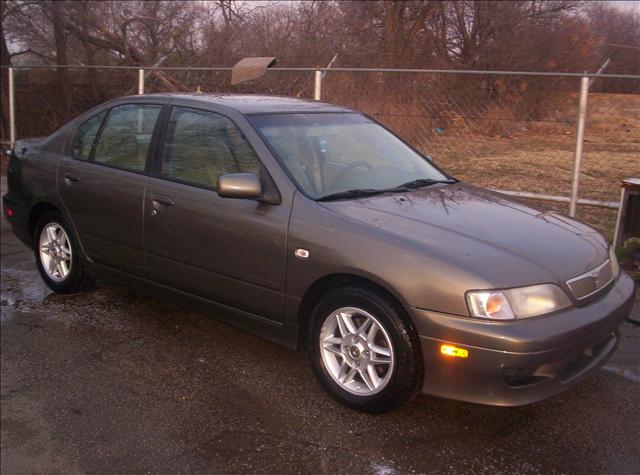 Infiniti G20 2002 photo 1