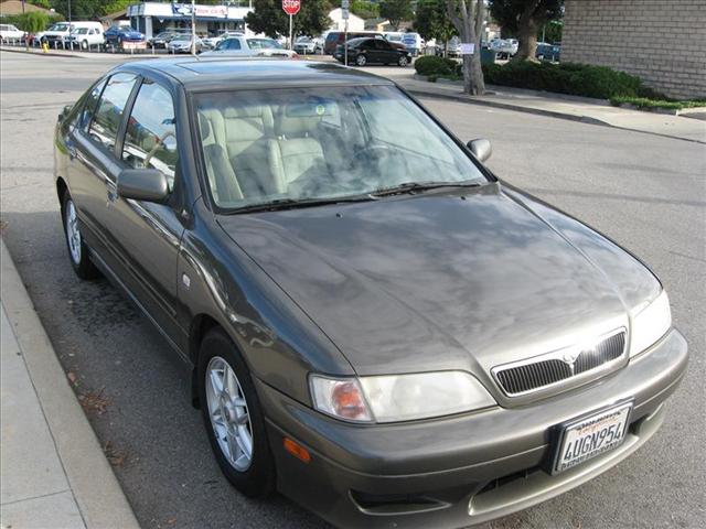 Infiniti G20 Coupe Sedan