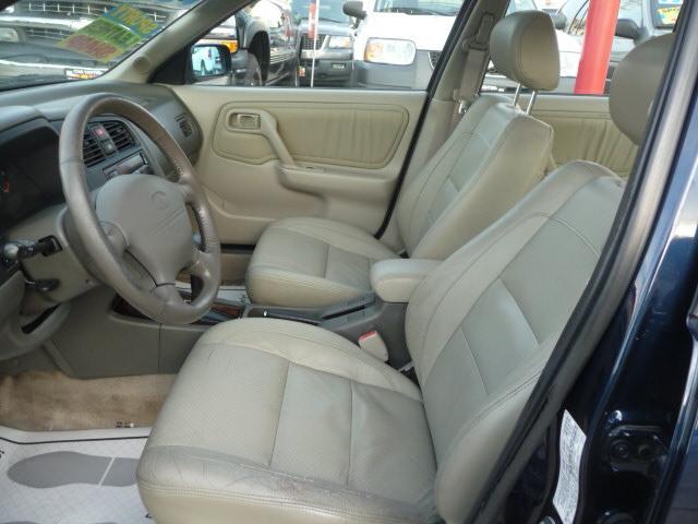 Infiniti G20 2002 photo 3