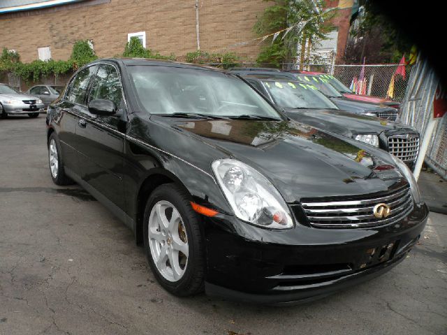 Infiniti G35 2003 photo 2