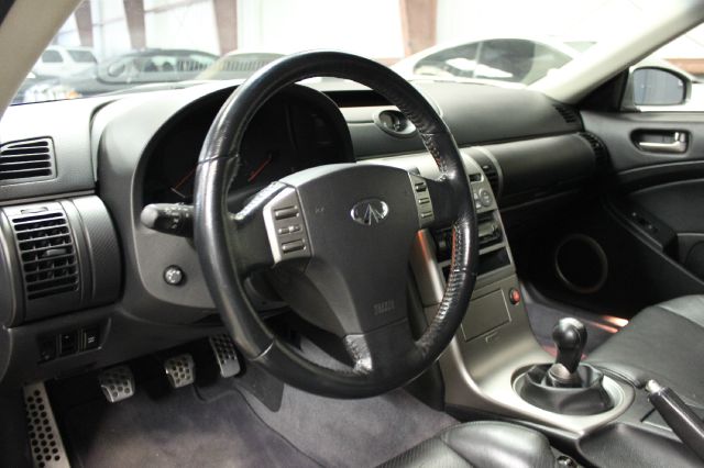 Infiniti G35 2003 photo 24