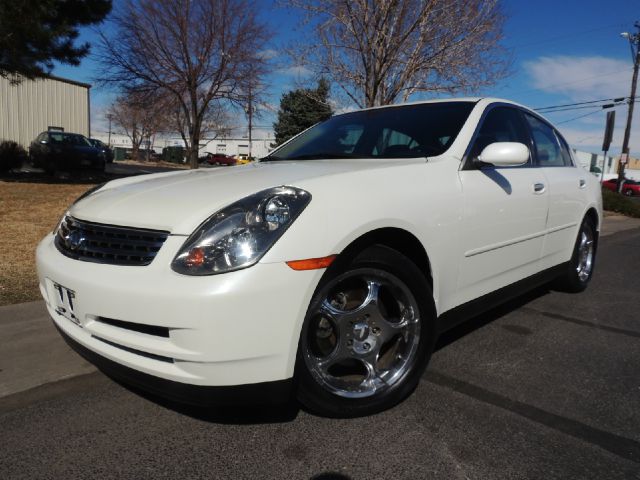 Infiniti G35 2004 photo 2