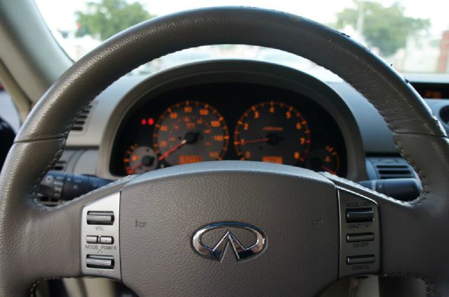 Infiniti G35 2004 photo 15