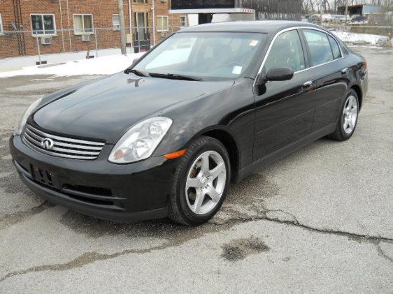 Infiniti G35 2004 photo 2