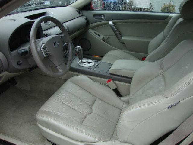 Infiniti G35 2004 photo 2