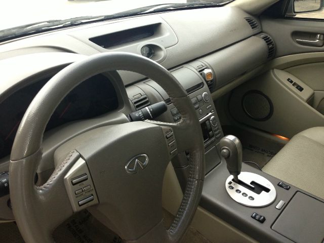 Infiniti G35 2004 photo 10