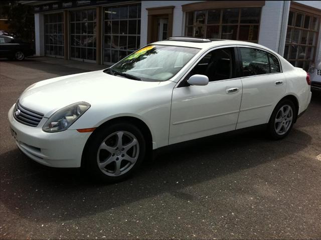 Infiniti G35 2004 photo 2