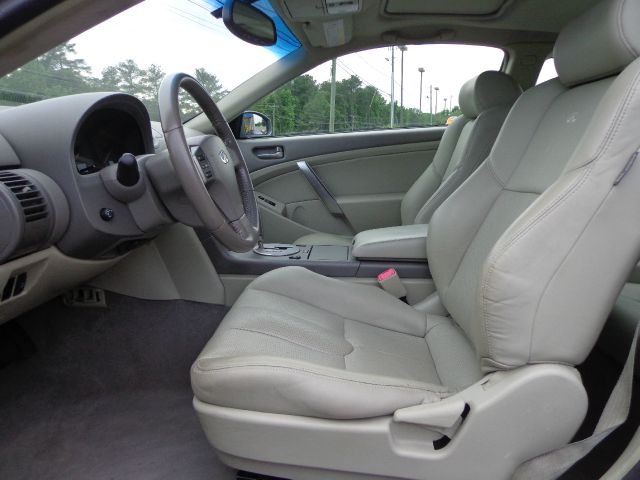 Infiniti G35 2004 photo 11