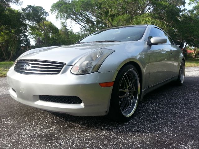 Infiniti G35 2004 photo 10