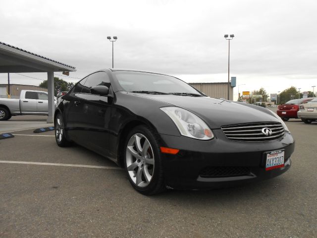 Infiniti G35 2004 photo 2