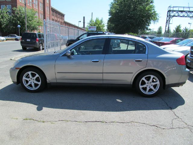 Infiniti G35 2004 photo 2