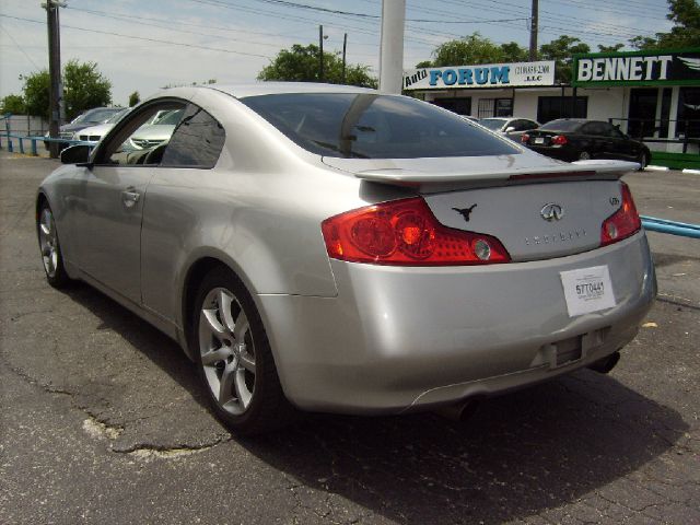 Infiniti G35 2004 photo 2