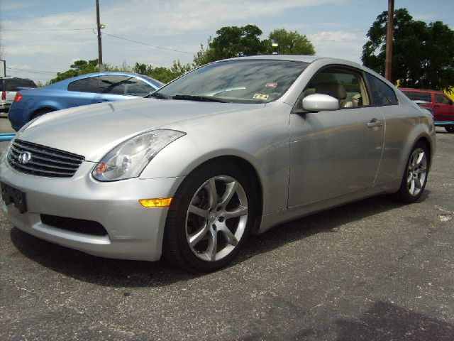 Infiniti G35 2004 photo 3