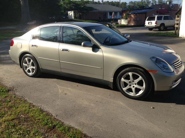 Infiniti G35 2004 photo 2