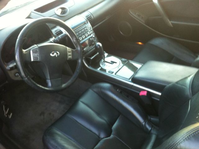 Infiniti G35 2004 photo 4