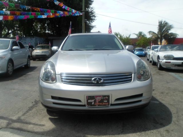 Infiniti G35 2004 photo 4