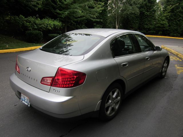 Infiniti G35 2004 photo 2