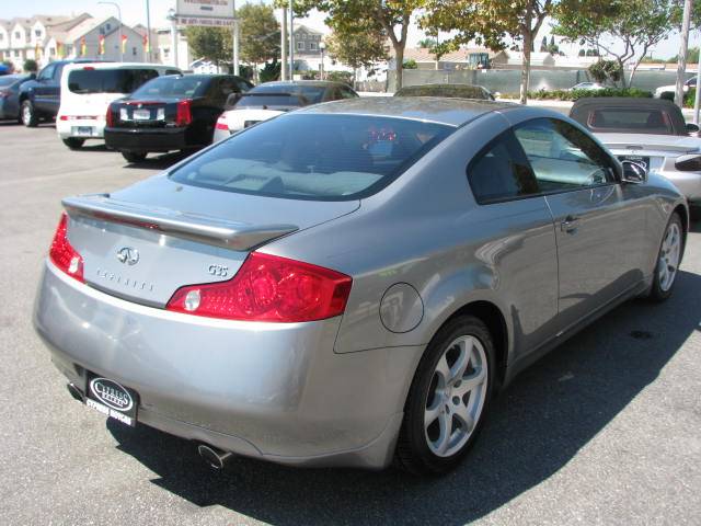 Infiniti G35 2004 photo 2