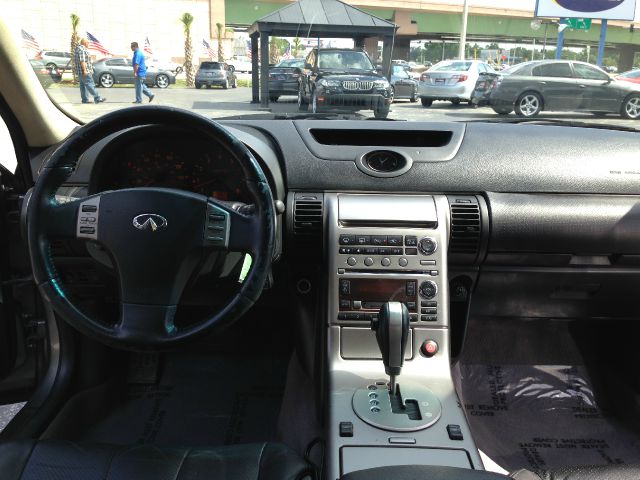 Infiniti G35 2004 photo 23