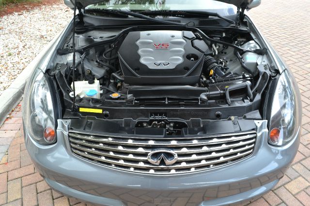 Infiniti G35 2004 photo 12