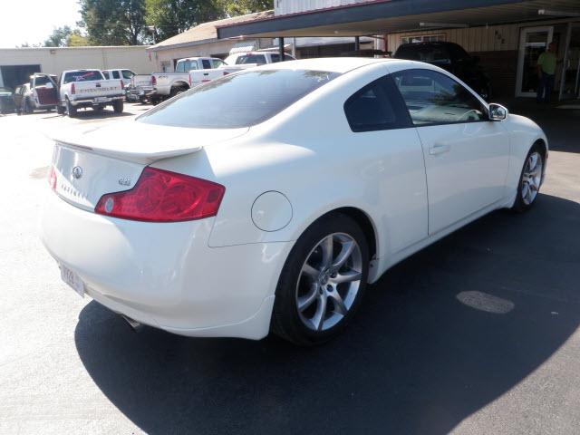 Infiniti G35 2004 photo 2